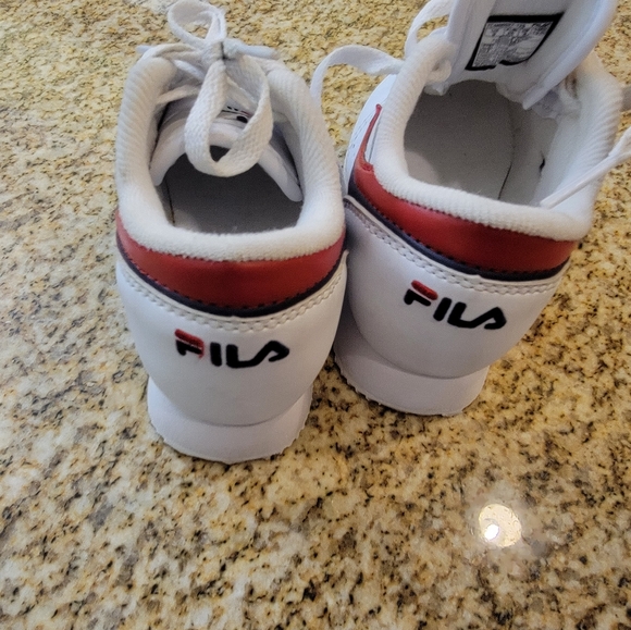 Toddler Fila Sneakers - Picture 3 of 8